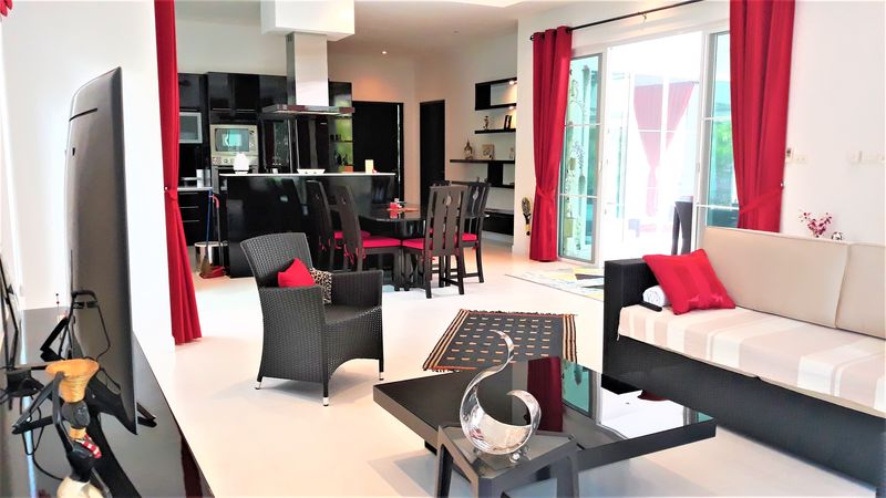 Modern 3 Bedroom Villa In Sought After Residence Thai